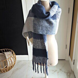 NEW! COZY Comfy BLANKET BONFIRE Wrap SCARF OSFA